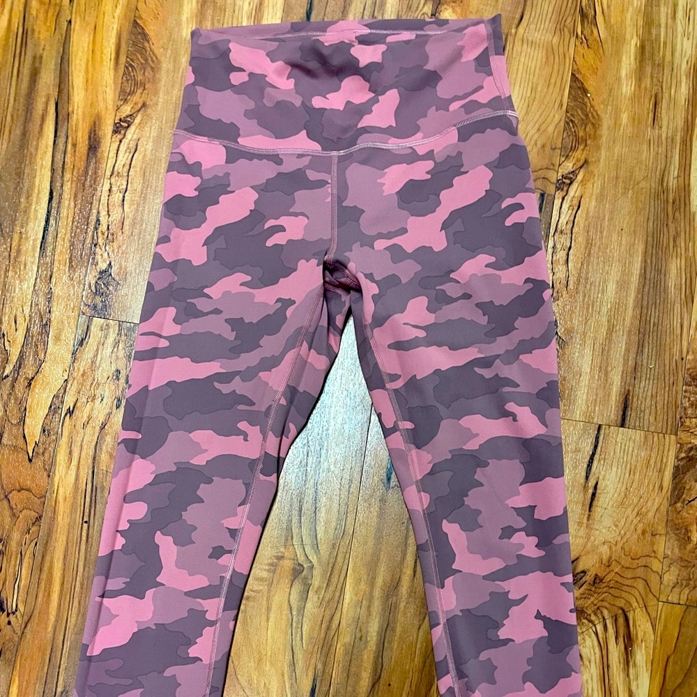 Lululemon wonder under tights.
